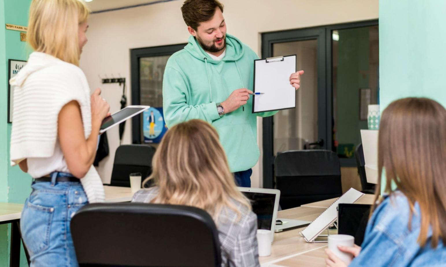 Participant travaillant sur sa stratégie financière personnelle